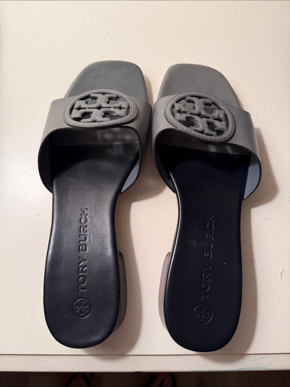 Tory Burch Gray Logo Slide Sandals with Black Footbed